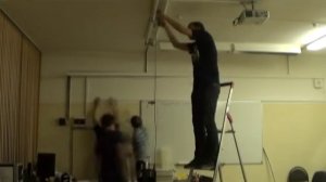 Школа 1804. Как повесить проектор за минуту.