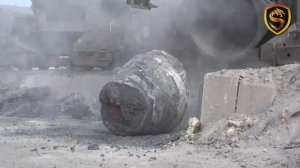 ?Самый мощный молот для дробления скал в мире / молот-разрушитель Fractum 200 /Разрушитель фрактало