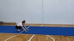 Акробатическая комбинация девушки 7 - 8  классы