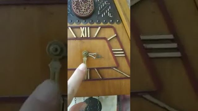 Ход и бой часов с кукушкой Маяк смотреть онлайн