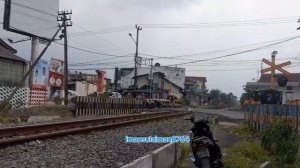 HUNTING KERETA API SIANG HARI SAAT JAM MAKAN SIANG,,KERETA LODAYA DR TIMUR&KERETA PASUNDAN DR BARAT