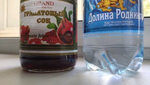 Вкусный и полезный сок из натурального гранатового сока и минеральной воды