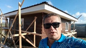 Лобовая доска на вальмовой крыше