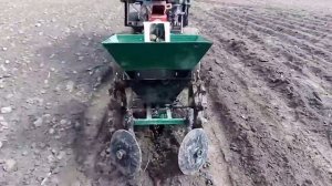 Посадка картошки мотоблоком с адаптером......