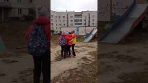 Катя сломала ногу, срочно в больницу!