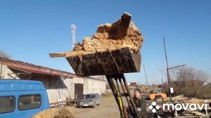 Полноуправляемый минипогрузчик,погрузка опилок в газель.