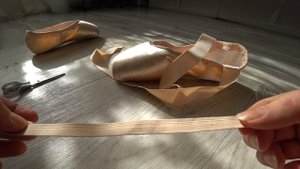 КАК ПРИШИТЬ ЛЕНТЫ К ПУАНТАМ? БАЛЕТ ДЛЯ НОВИЧКОВ.