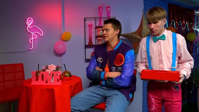 Бедная Звезда VS Богатая Звезда! Бедная Девушка Попала В Богатую Семью!