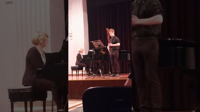 Robert Balint, fagot, Telemann: Sonata e-moll 1. stav смотреть онлайн