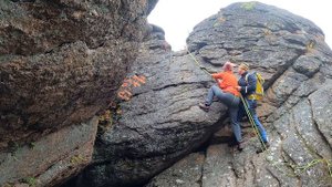 Экстремальное восхождение ходом Корыто на скалу Крепость, НП Красноярские Столбы.