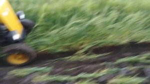 Пашу самодельным минитрактором