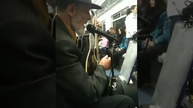 сегодня увидела менестреля, и после его проникновенных стихов поверила в любовь смотреть онлайн