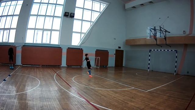 Индивидуальные тренировки по футболу. Удар.