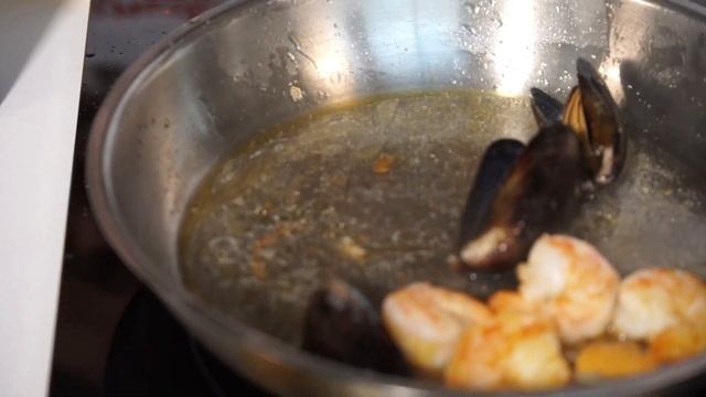 Кукляндия с Ариной. Готовим ризотто с морепродуктами смотреть онлайн