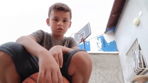 учимся играть баскетбол🏀 первая часть 1