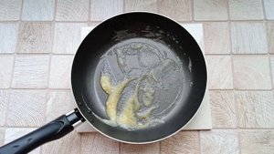 Куриное филе тушеное в сливочно-чесночном соусе с зеленью