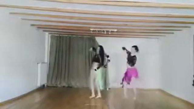Danse Orientale Tribale - Belly Salsa avec Lucile смотреть онлайн