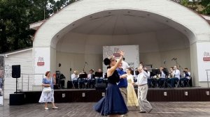 Спасская башня в парке. Оркестр войск Росгвардии. Парк Эрмитаж. 09.07.2023 Прощай словянка