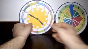 Самодельные часы из картона для изучения времени