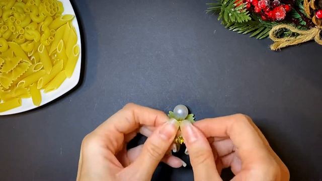 Елочная игрушка своими руками. Елочная игрушка из макарон. Новогодняя поделка #diy #новыйгод смотреть онлайн