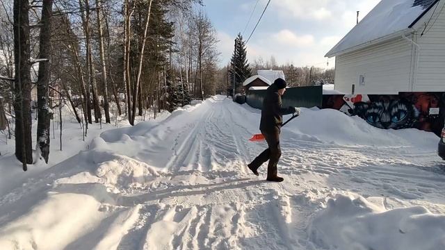✅СУРОВАЯ РЕАЛЬНОСТЬ Дачной жизни ЗИМОЙ. СНЕГОУБОРЩИК ДЛЯ СЛАБАКОВ. Зачем чистить снег на даче? смотреть онлайн