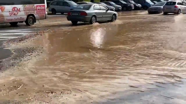 Потоп на улице Лобанка в Минске смотреть онлайн