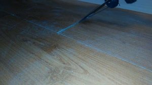 Демонтаж старого пола из ламината.