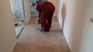 Фуговка швов керамогранитной плитки.