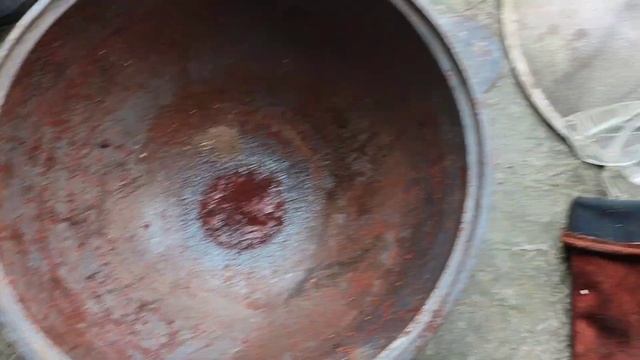Ржавый чугунный казан, обжиг, чистка, восстановление, часть1 смотреть онлайн