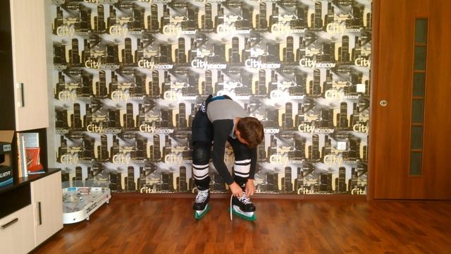 Как правильно одевать хоккейную экипировку смотреть онлайн