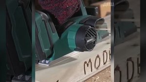 Электрический строгальный станок для деревообработки