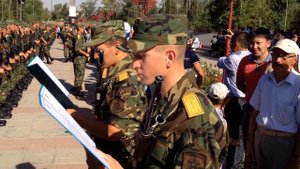 Принятие присяги солдатом воинской части 6506 Национальной гвардии РК в Шымкенте, 2014 год