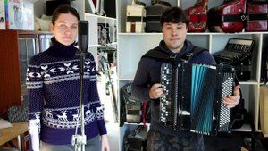 Крутится вертится шар голубой