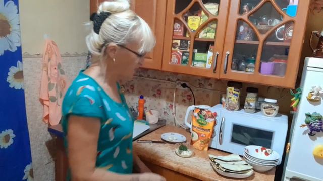 Живём в СЕЛЕ!Цветник зарос!Варю,пеку,жарю!
