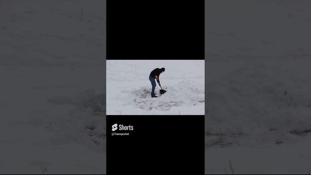 Парень решил построить горку для Детей #shorts