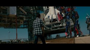 Трансформеры 3 Оптимус Прайм и его Автоботи покидают землю в 4k Ultra HD