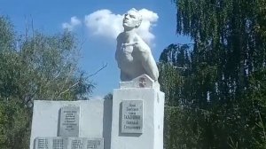 Лунское озеро и река Волга