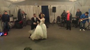 Первый танец молодоженов