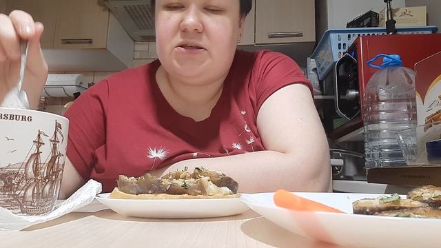 ПРИГОТОВИЛА ВКУСНЫЕ БАКЛАЖАНЫ С ЧЕСНОКОМ ? НАДОЕЛО ЖИТЬ НА ВОКЗАЛЕ ? ПРИВЕЗЛИ НОВЫЕ ДВЕРИ РАССУЖДАЮ смотреть онлайн