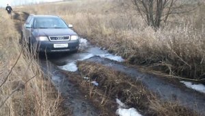 Audi Allroad прет как танк.