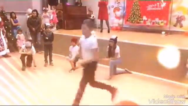 Провальное выступление на новый год смотреть онлайн