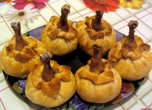 Лучший рецепт куриных ножек в мешочке из слоеного теста