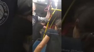Пьяные бабы подрались в 216ом автобусе Сестрорецк-Черная Речка