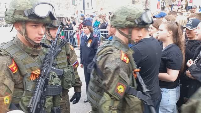 Как Новосибирск праздновал День Победы. Парад по пригласительным