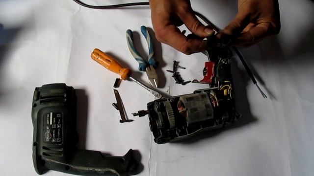 Замена поврежденного провода на примере дрели Протон ДЭУ-1300 смотреть онлайн