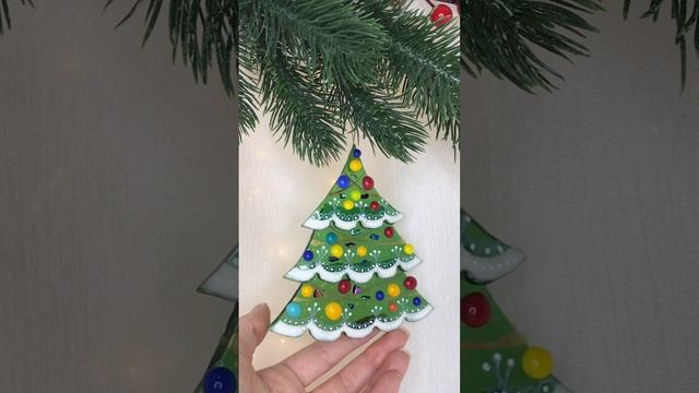 Арт. Е33  Новогодняя игрушка из фьюзинга «Ёлочка нарядная»