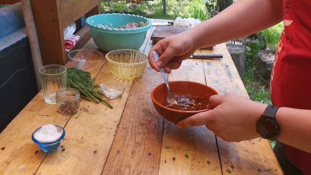 Шашлык из свинины в маринаде. смотреть онлайн