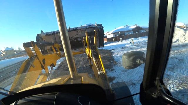 JCB 3CX Рабочие будни. Экскаватор погрузчик чистит снег. #jcb смотреть онлайн