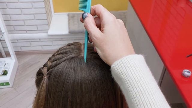 Два пучка с плетением. Как украсить прическу глиттером. смотреть онлайн