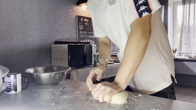 ВПЕРВЫЕ НА РУССКОМ YouTube – ЧЕРНАЯ ШАУРМА С СОУСОМ ИЗ МАНГО! (ШАУРМА ДЛЯ МАЖОРОВ) смотреть онлайн